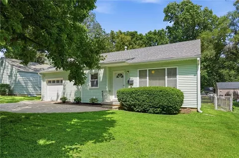 5427 Briar St, Roeland Park, KS 66205