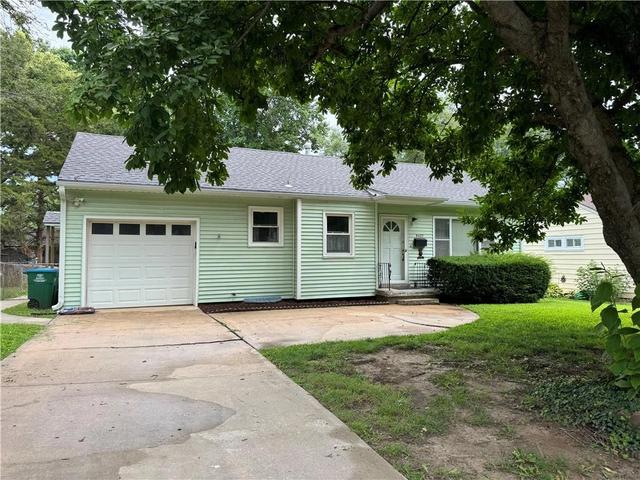 5427 Briar St, Roeland Park, KS 66205