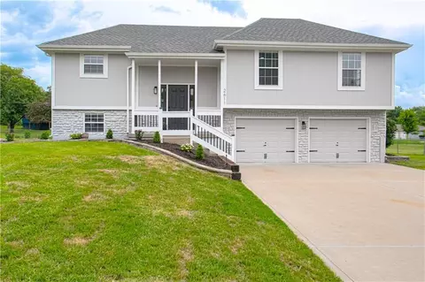 2611 N 157th Ter, Basehor, KS 66007