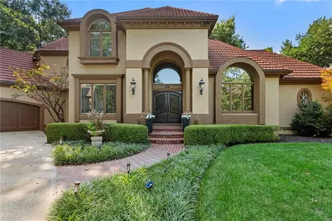 11410 W 139th Ter, Overland Park, KS 66221