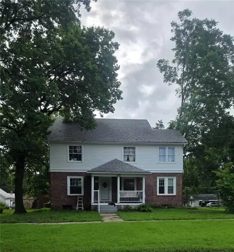 633 S Cedar St, Ottawa, KS 66067