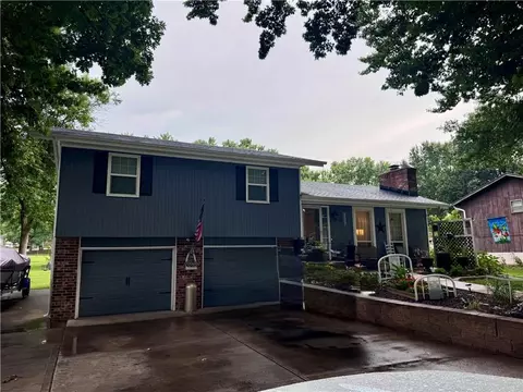 23695 W 56th St, Shawnee, KS 66226