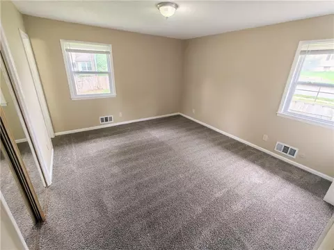 3900 S Hands St, Independence, MO 64055 photo 15