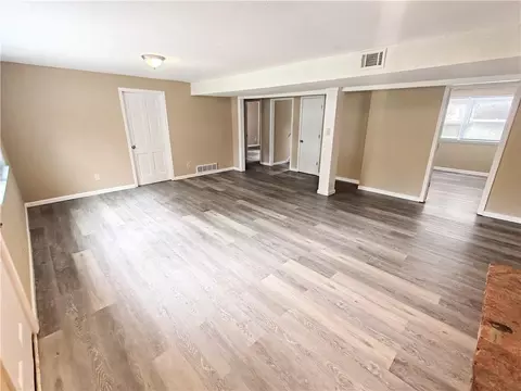 3900 S Hands St, Independence, MO 64055 photo 19