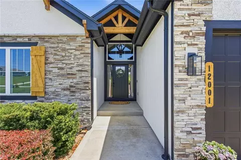 12001 S Eagle Crest Dr, Lees Summit, MO 64086 photo 5