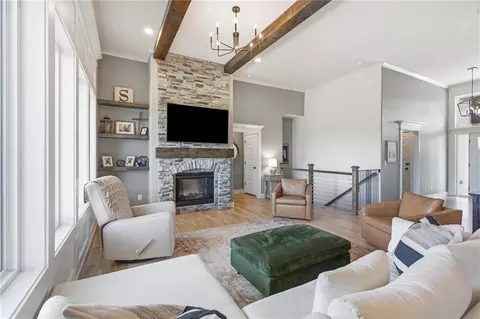 12001 S Eagle Crest Dr, Lees Summit, MO 64086 photo 11