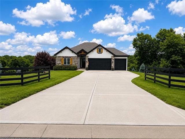 12001 S Eagle Crest Dr, Lees Summit, MO 64086