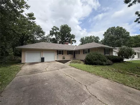 10404 E 81st Ter, Raytown, MO 64138