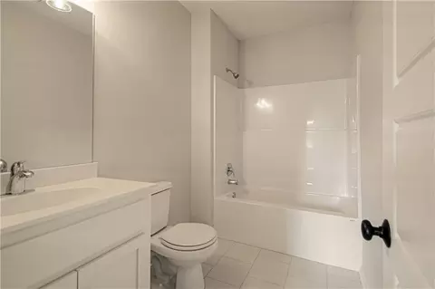 Bath - 623 E 13th St, Kearney, MO 64060 photo 4 of 4