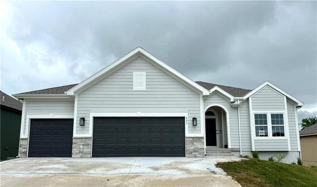 623 E 13th St, Kearney, MO 64060