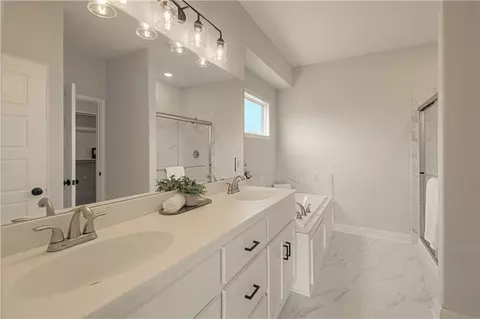 Bath - 623 E 13th St, Kearney, MO 64060 photo 1 of 4