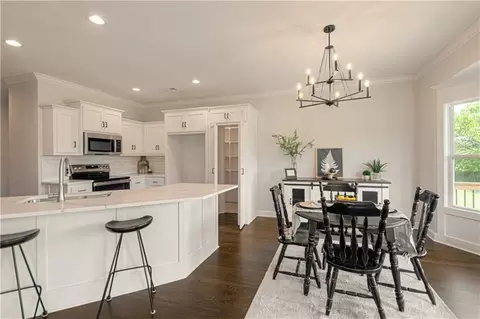 Dining - 623 E 13th St, Kearney, MO 64060 photo 2 of 3