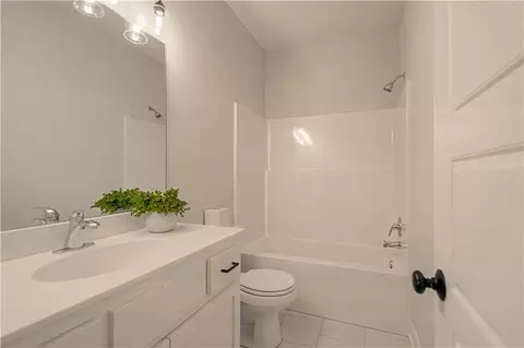 Bath - 623 E 13th St, Kearney, MO 64060 photo 3 of 4
