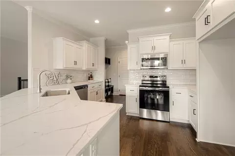 Kitchen - 623 E 13th St, Kearney, MO 64060 photo 2 of 3