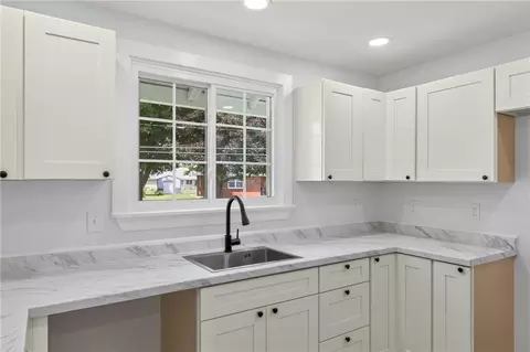 213 W Ada St, Norborne, MO 64668 photo 6