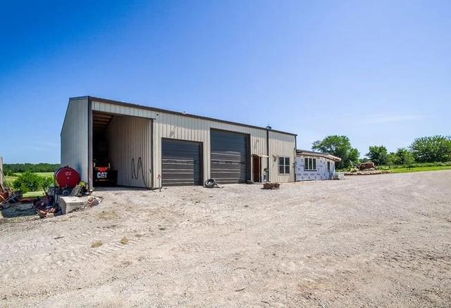 971 Thomas Rd, Pomona, KS 66076