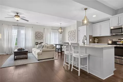 16049 Fontana St #503, Overland Park, KS 66085
