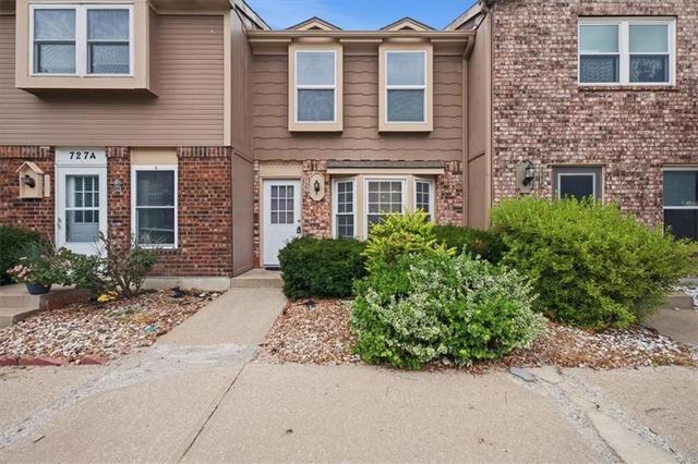 727 SW Liggett Rd #B, Blue Springs, MO 64015