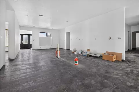 Living - 123 Vals Ln, Frontenac, KS 66763 photo 2 of 8
