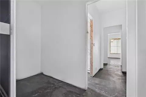 Entry Way - 123 Vals Ln, Frontenac, KS 66763 photo 2 of 4
