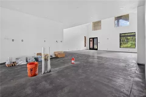 Living - 123 Vals Ln, Frontenac, KS 66763 photo 3 of 8
