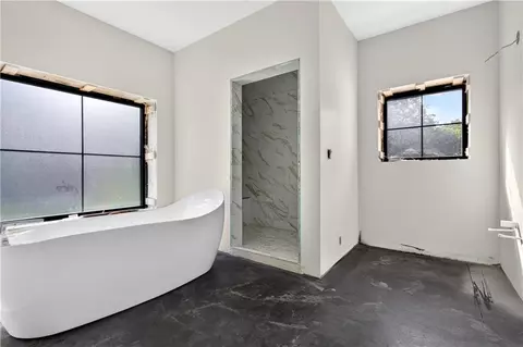 Bath - 123 Vals Ln, Frontenac, KS 66763 photo 3 of 3