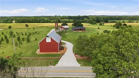 17322 S State Rt E, Pleasant Hill, MO 64080