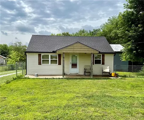 112 Hunter Rd, Sibley, MO 64088