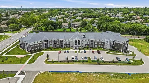 7800 W 123rd St #116, Overland Park, KS 66213