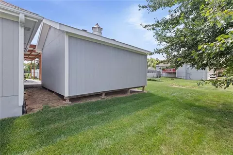 Exterior - 205 Ceremonial Dr, Buckner, MO 64016 photo 6 of 10