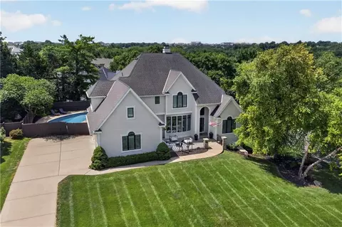 5717 W 128th Ter, Overland Park, KS 66209
