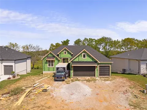 25102 W 141st St, Olathe, KS 66061