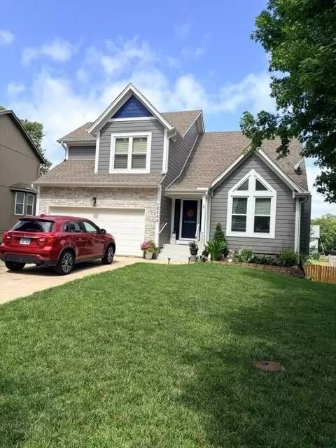 12264 S Crest Dr, Olathe, KS 66061
