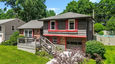 Exterior - 8320 E 133rd St, Grandview, MO 64030 photo 2 of 8