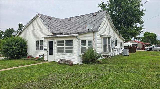 703 Chicago St, Chillicothe, MO 64601