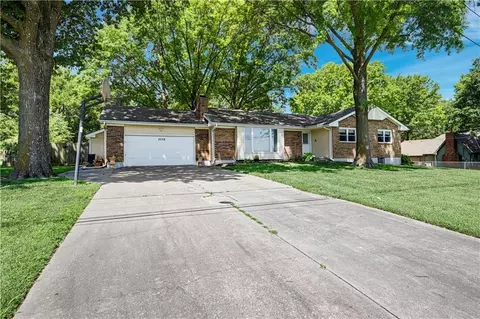 3738 N 123rd St, Kansas City, KS 66109