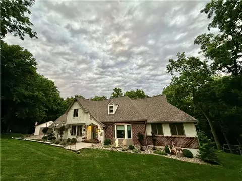 1911 NW Wildwood Ct, Blue Springs, MO 64015