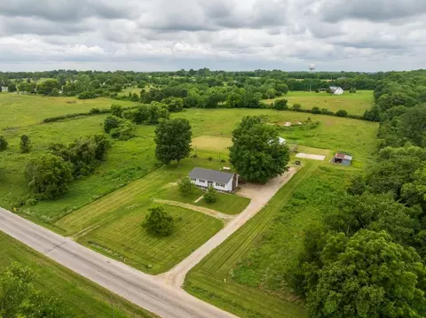 26502 Blinker Light Rd, Harrisonville, MO 64701