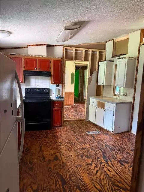 Kitchen - 15000 E 200th St, Peculiar, MO 64078 photo 2 of 2