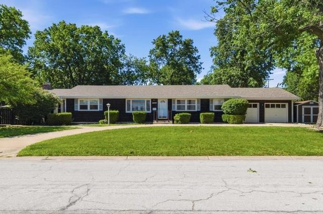 3815 W 73rd Ter, Prairie Village, KS 66208