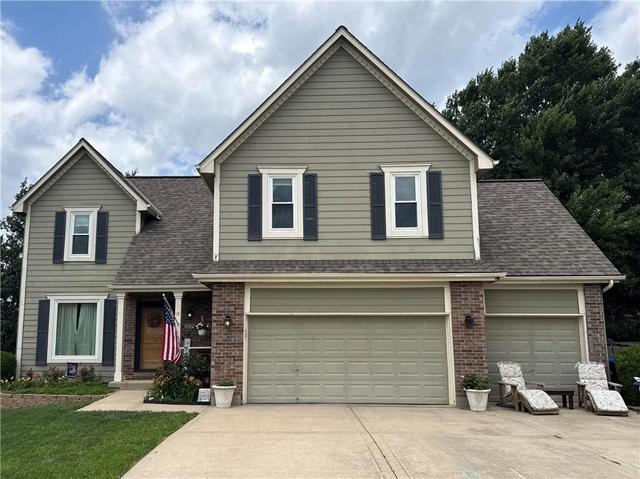 270 SE Sumpter Ct, Lees Summit, MO 64063