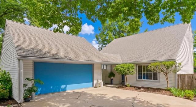 221 Deerfield Ln, Lawrence, KS 66049