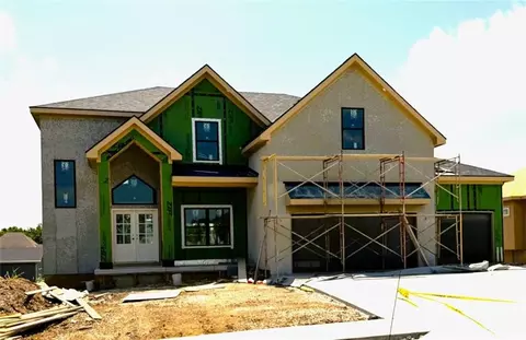 8710 N Farley Ave, Kansas City, MO 64157