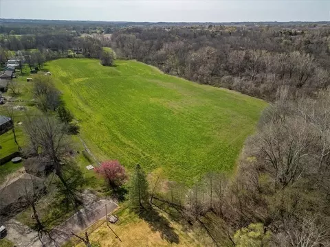 Chickadee Court, Agency, MO 64401