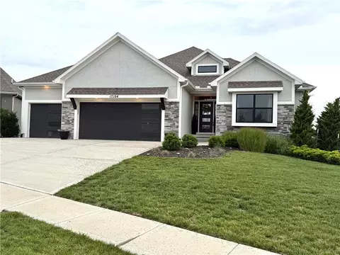 17104 Bradshaw St, Overland Park, KS 66221