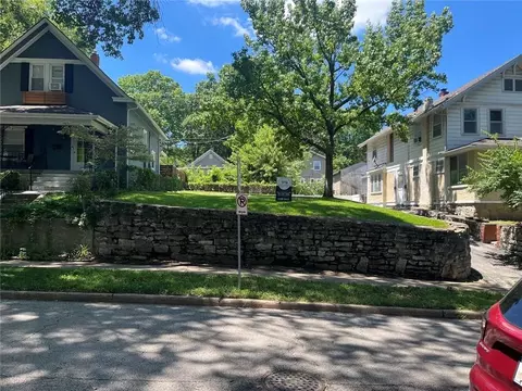 4514 Terrace St, Kansas City, MO 64111