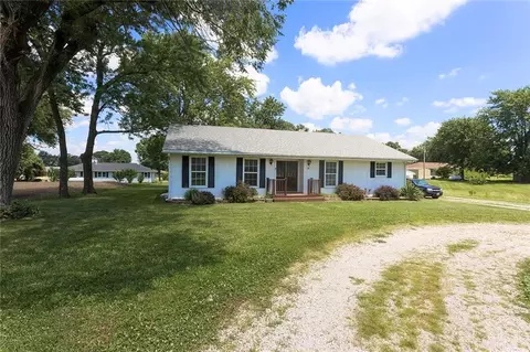 Exterior - 107 E Maple St, Polo, MO 64671 photo 3 of 8