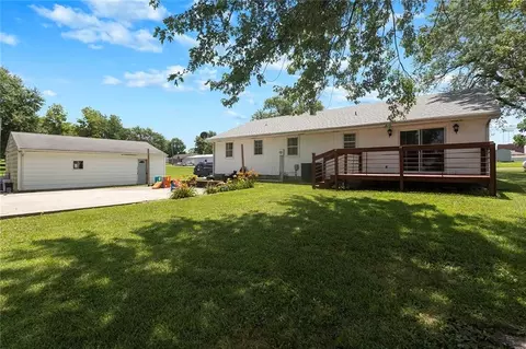 Exterior - 107 E Maple St, Polo, MO 64671 photo 7 of 8