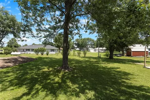 Exterior - 107 E Maple St, Polo, MO 64671 photo 6 of 8