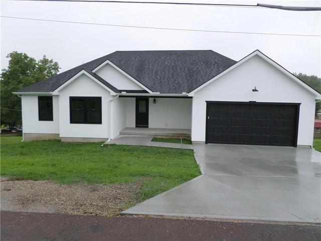 210 S Park St, Troy, KS 66087